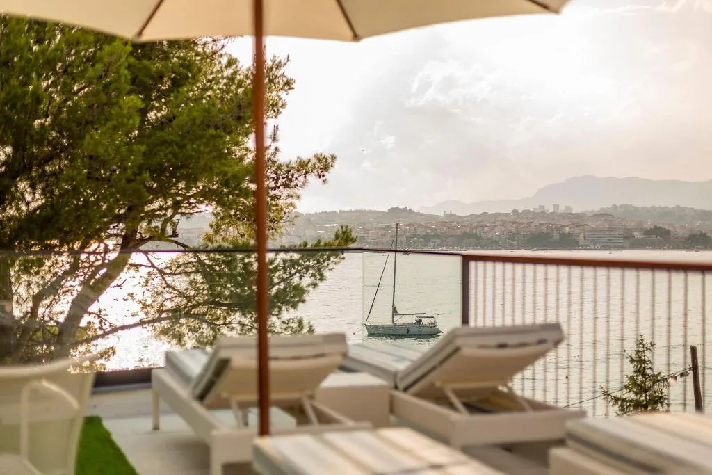 Terrace, Eden, Split