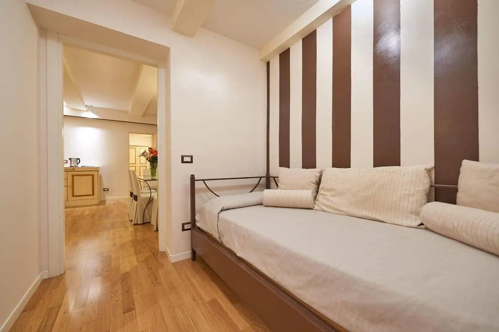 Room, B&B Le Stanze Del Duomo, Florence