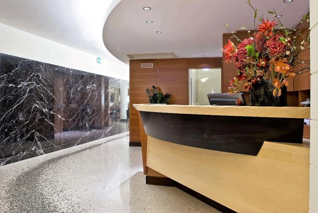 Lobby, Memphis, Rome