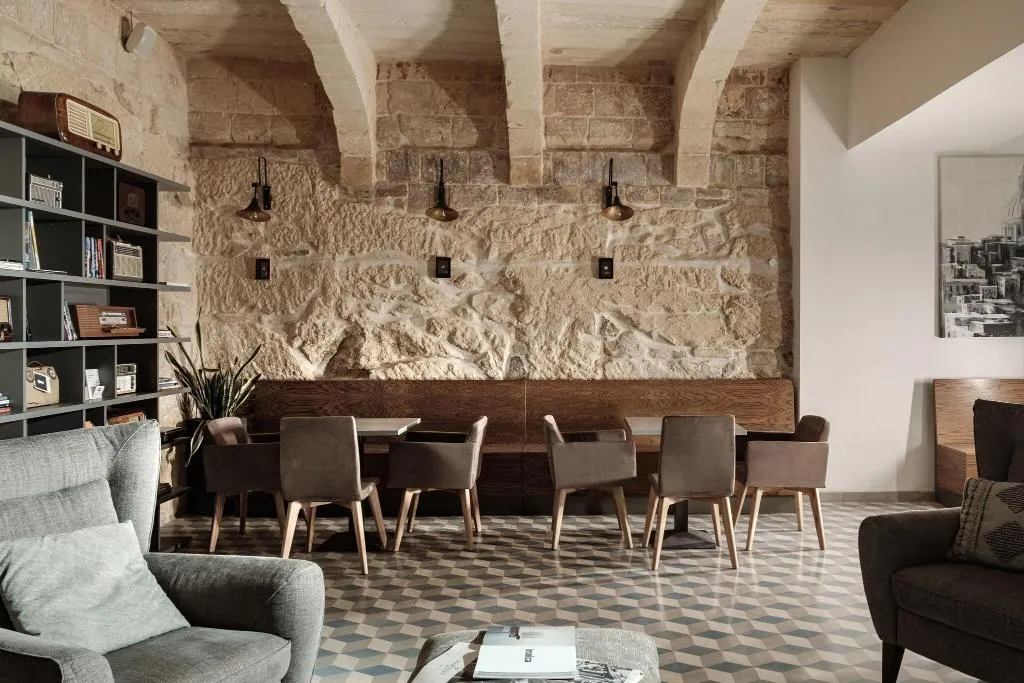 Restaurant, 19 Rooms, Malta
