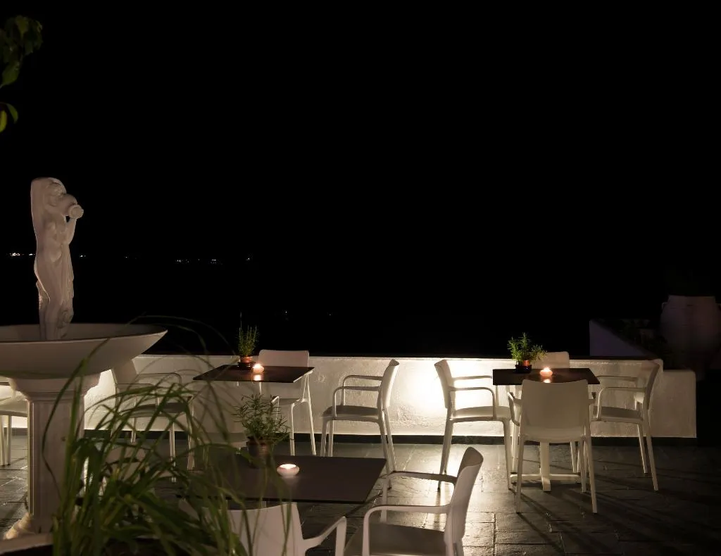 General view, Kastro Suites, Santorini