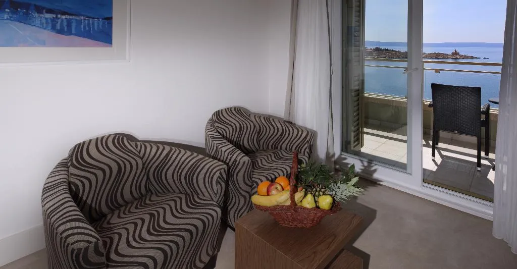 APARTMENT SEA VIEW WITH BALCONY Room, Park, Split