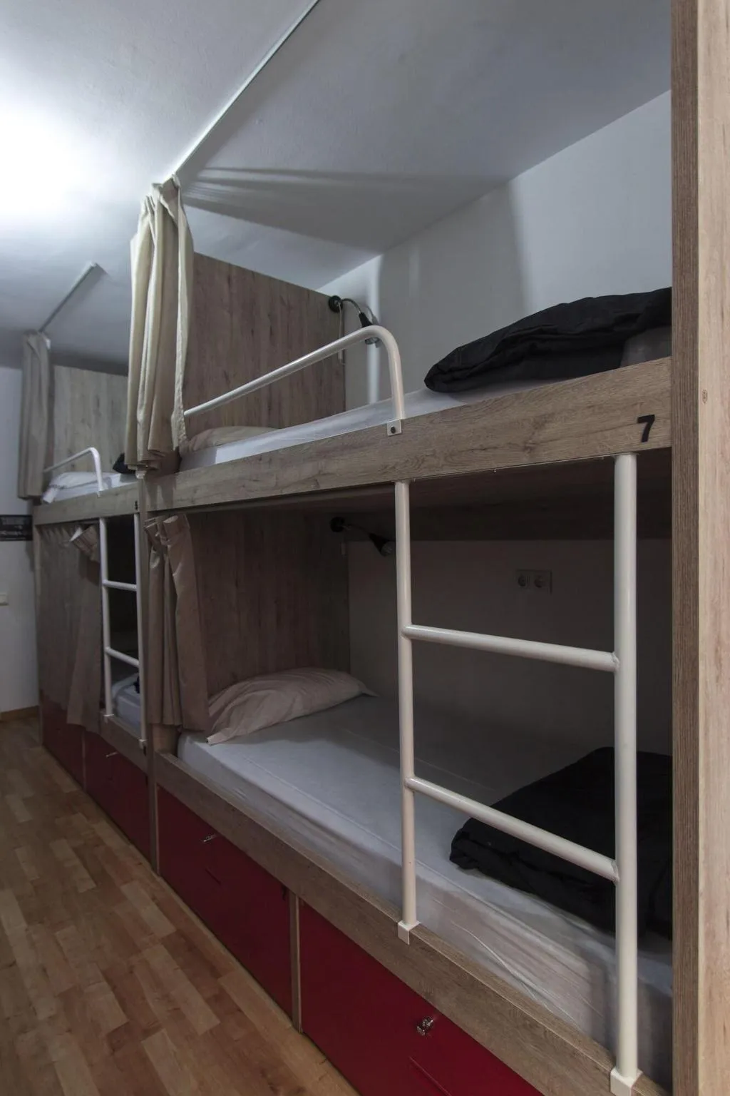 DOUBLE ONE BED Room, Break N Bed Hostel, Barcelona