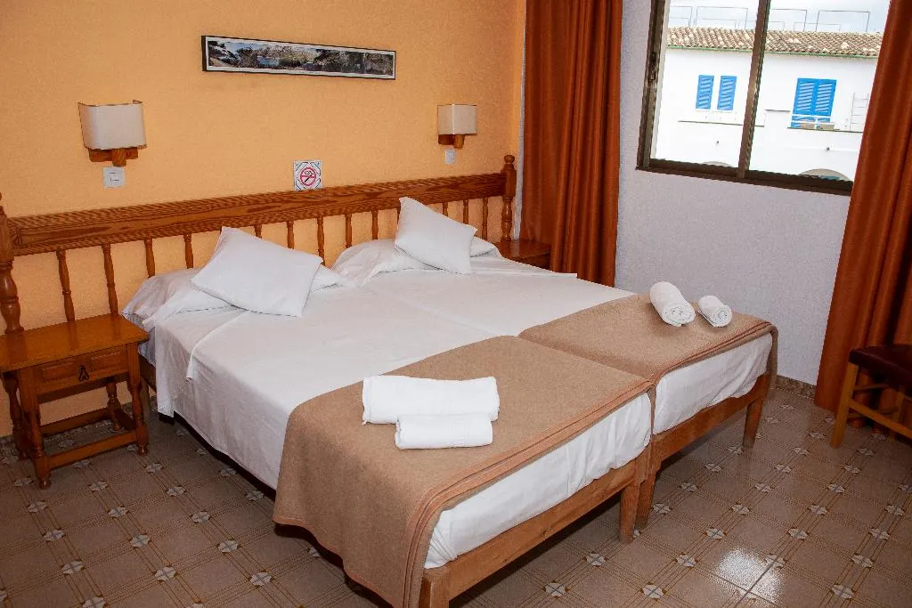 APARTMENT CAPACITY 2 Room, Bonaire Paguera, Majorca