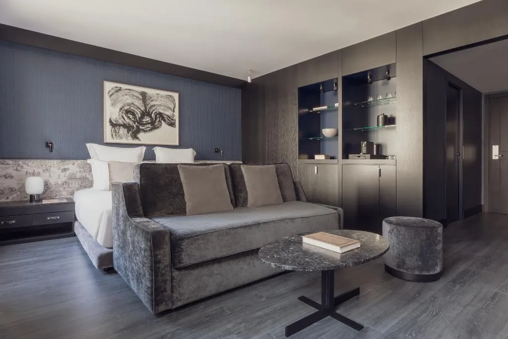 DOUBLE DELUXE Room, The Pavilions Madrid, Madrid