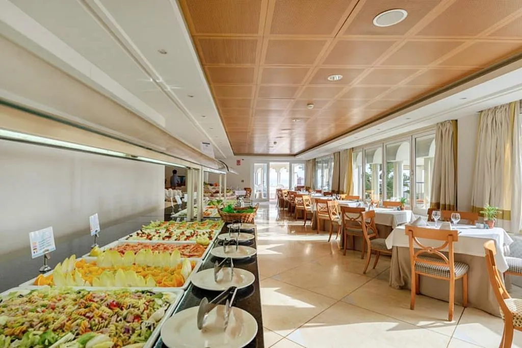 Restaurant, Playa Victoria, Costa De La Luz