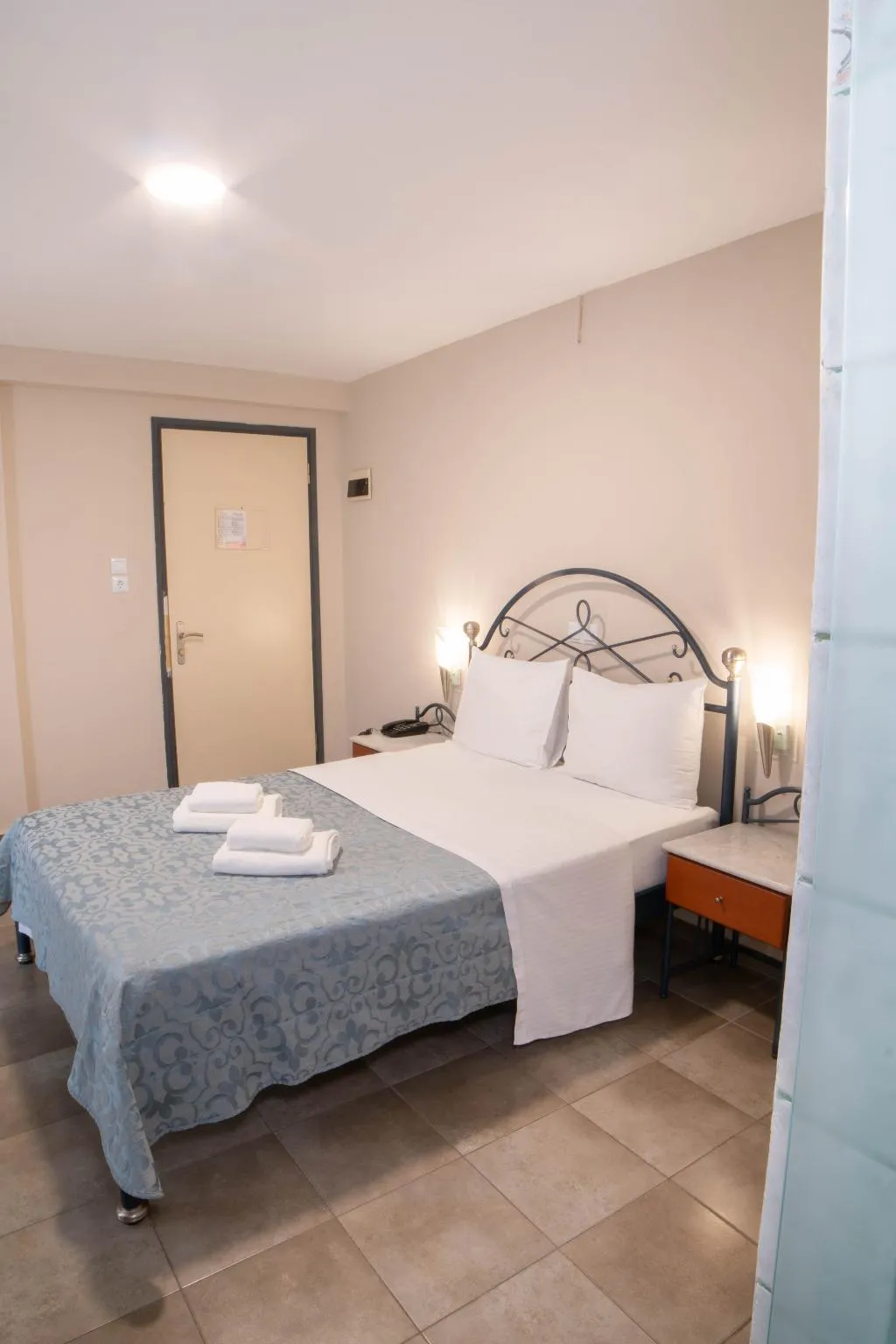 SINGLE STANDARD Room, Anita, Athens