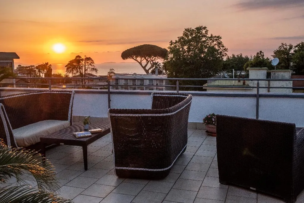 Pool, Hotel La Pergola, Naples