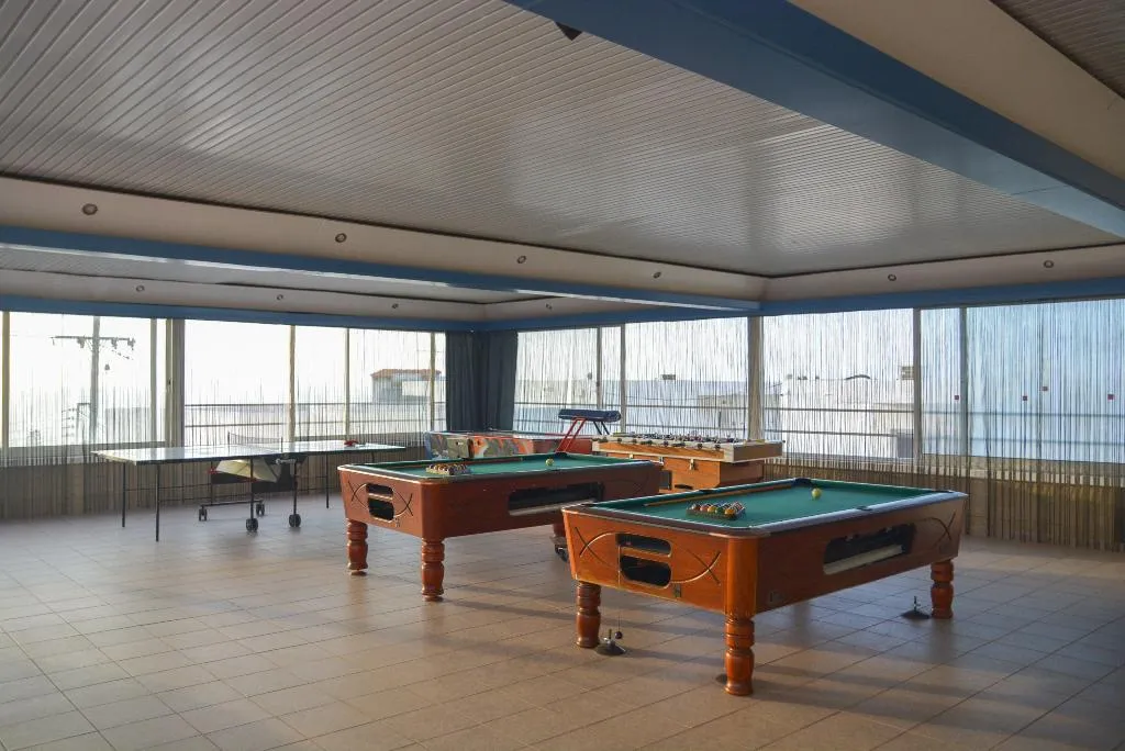 Sports and Entertainment, Sunset Paradise, Crete