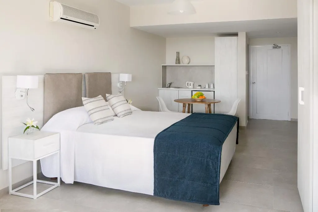 STUDIO SUPERIOR Room, Louis Paphos Breeze, Cyprus