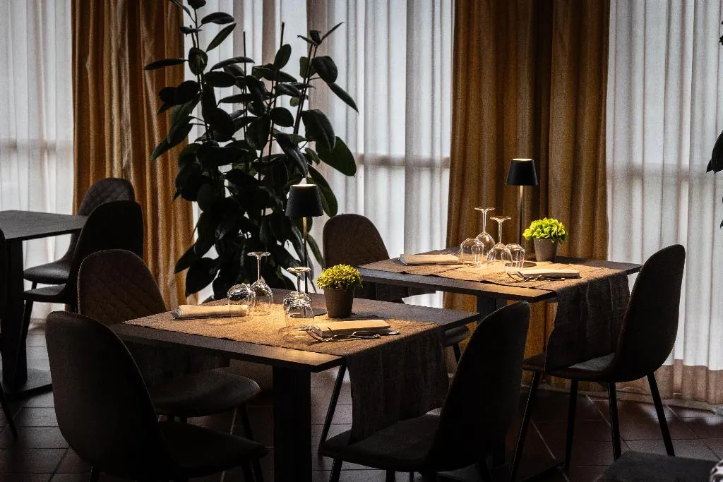 Restaurant, Mirage, Florence