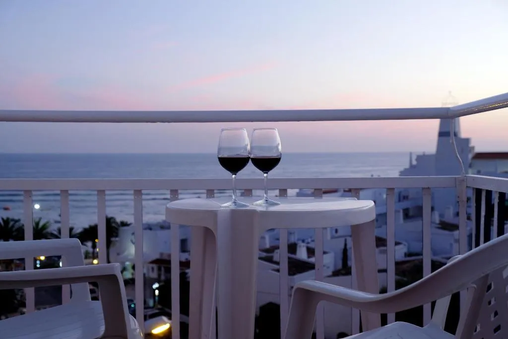 APARTMENT CAPACITY 4 ONE BEDROOM Room, Apartamentos Soldoiro, Algarve