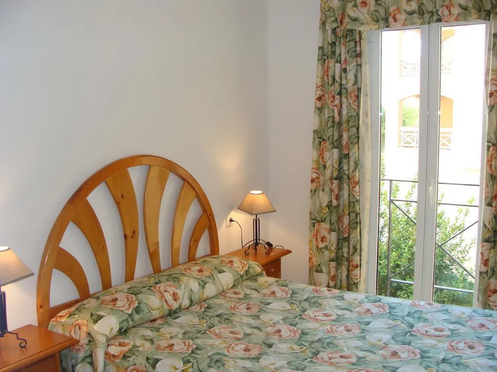 APARTMENT CAPACITY 6 TWO BEDROOMS Room, Residencial Edison, Valencia