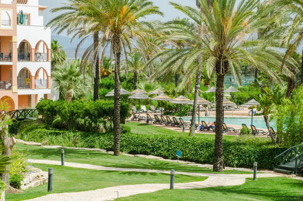 General view, Jardim da Meia Praia, Algarve