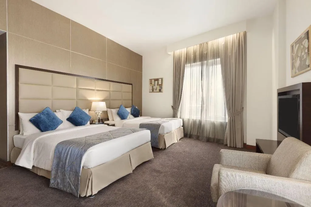 JUNIOR SUITE TWO QUEEN BEDS NON SMOKING Room, Howard Johnson Bur Dubai, Dubai