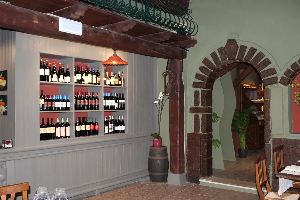 Restaurant, Seven Hills Village, Rome