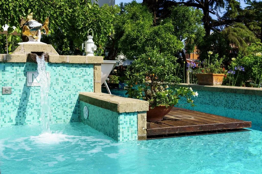Sports and Entertainment, Villa Manning Relais, Naples
