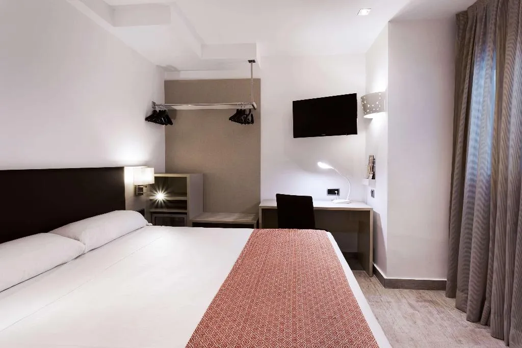 Room, Catalonia Hispalis, Seville
