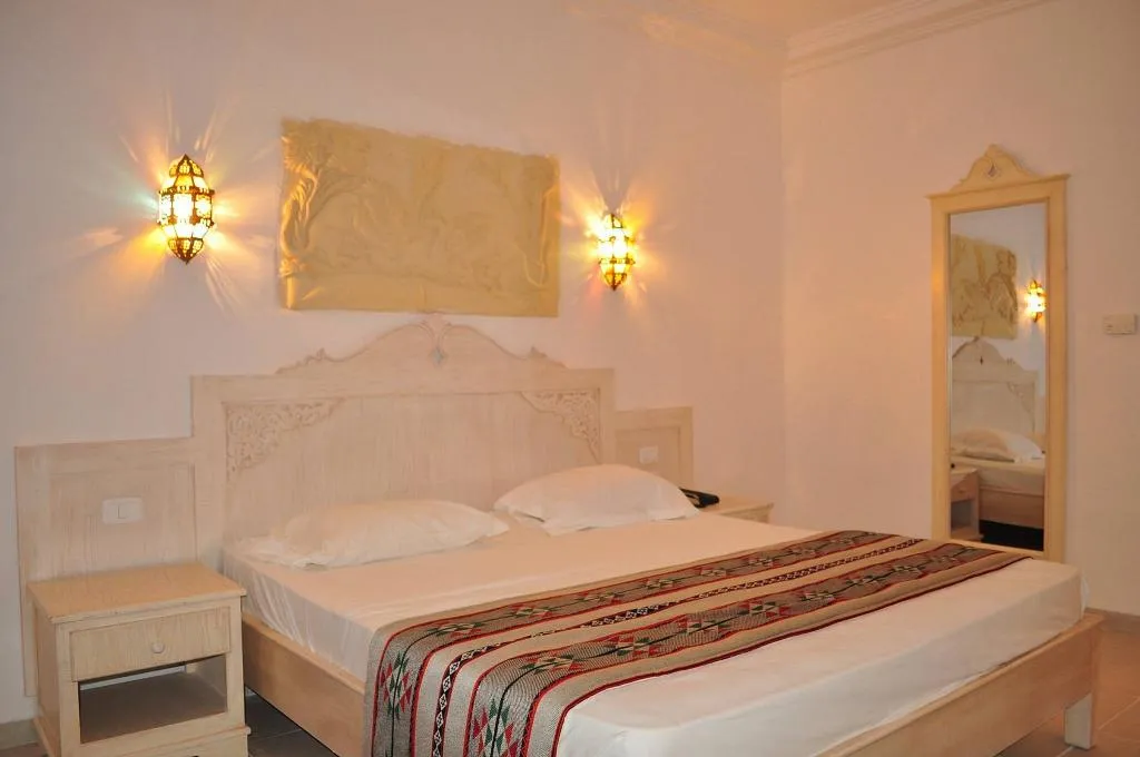 Room, Zodiac, Tunisia