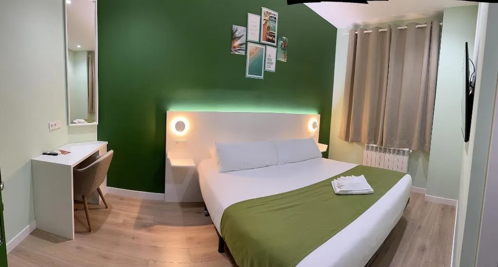 Room, Hostal Sol Square Madrid, Madrid