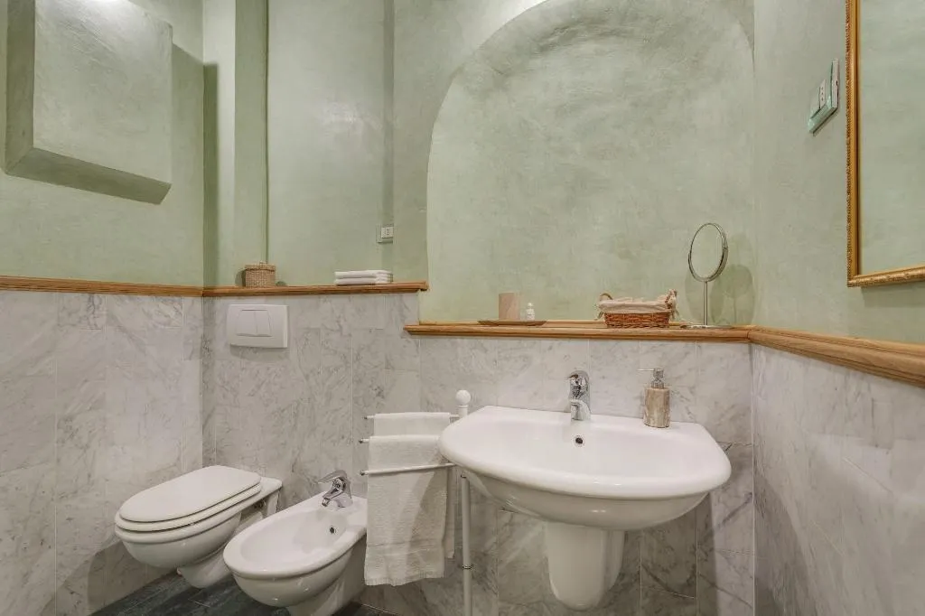 Room, Cavour 10, Florence