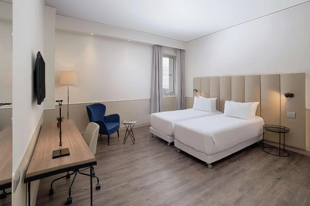 Room, NH Napoli Panorama, Naples