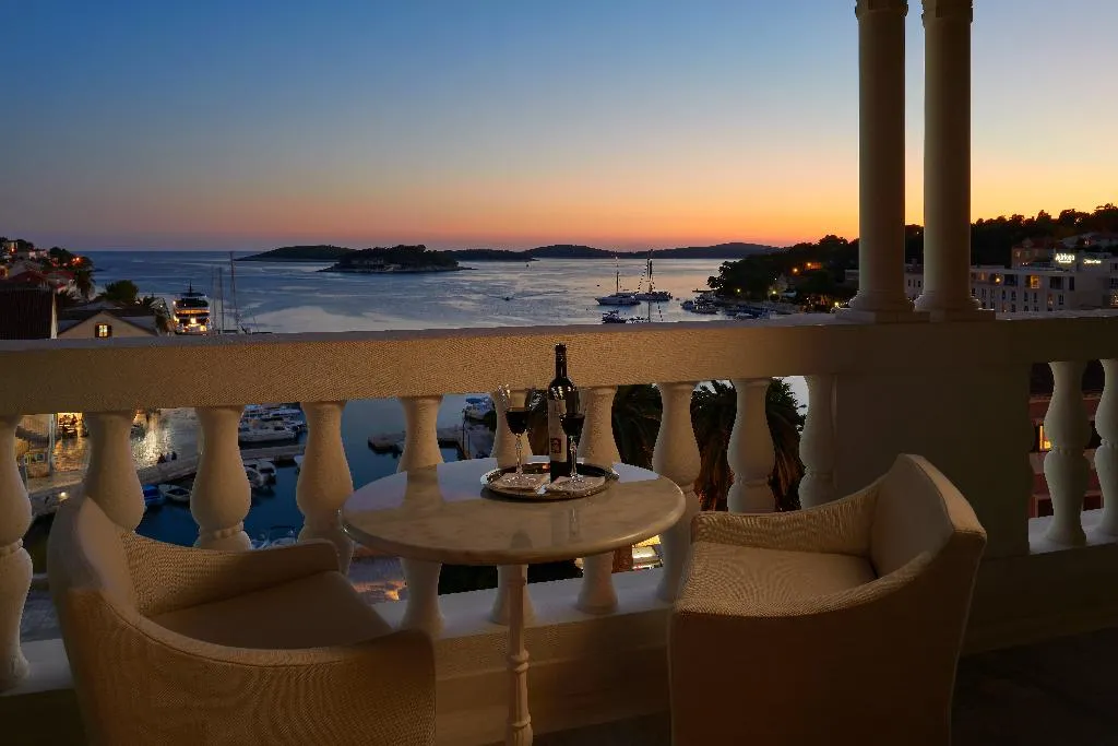 SUITE SEA VIEW WITH BALCONY Room, Palace Elisabeth Hvar Hotel, Split