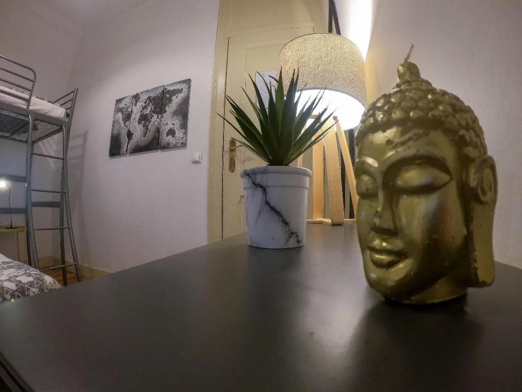Room, Dukostel, Lisbon