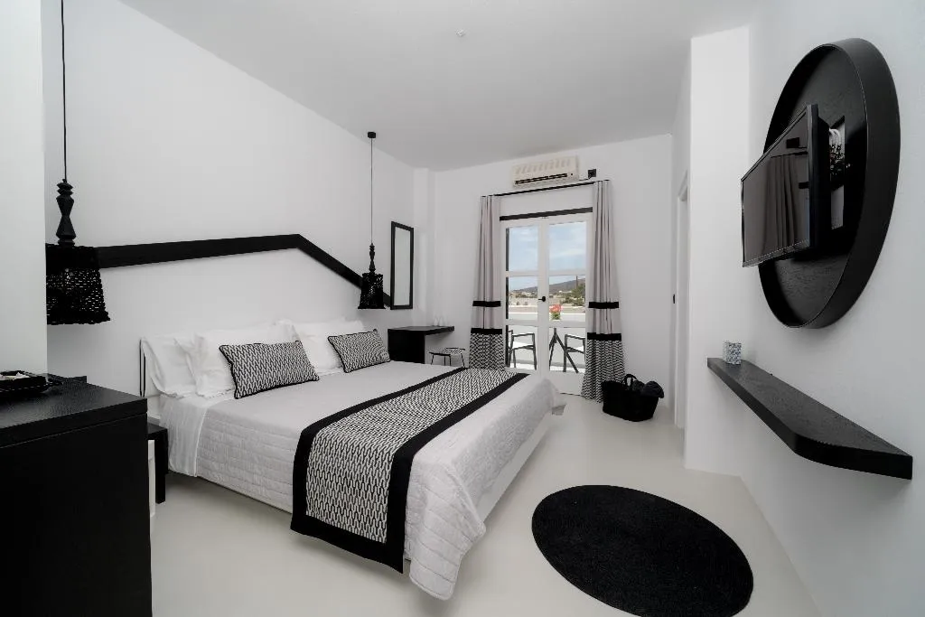 Double or Twin STANDARD Room, Divelia, Santorini