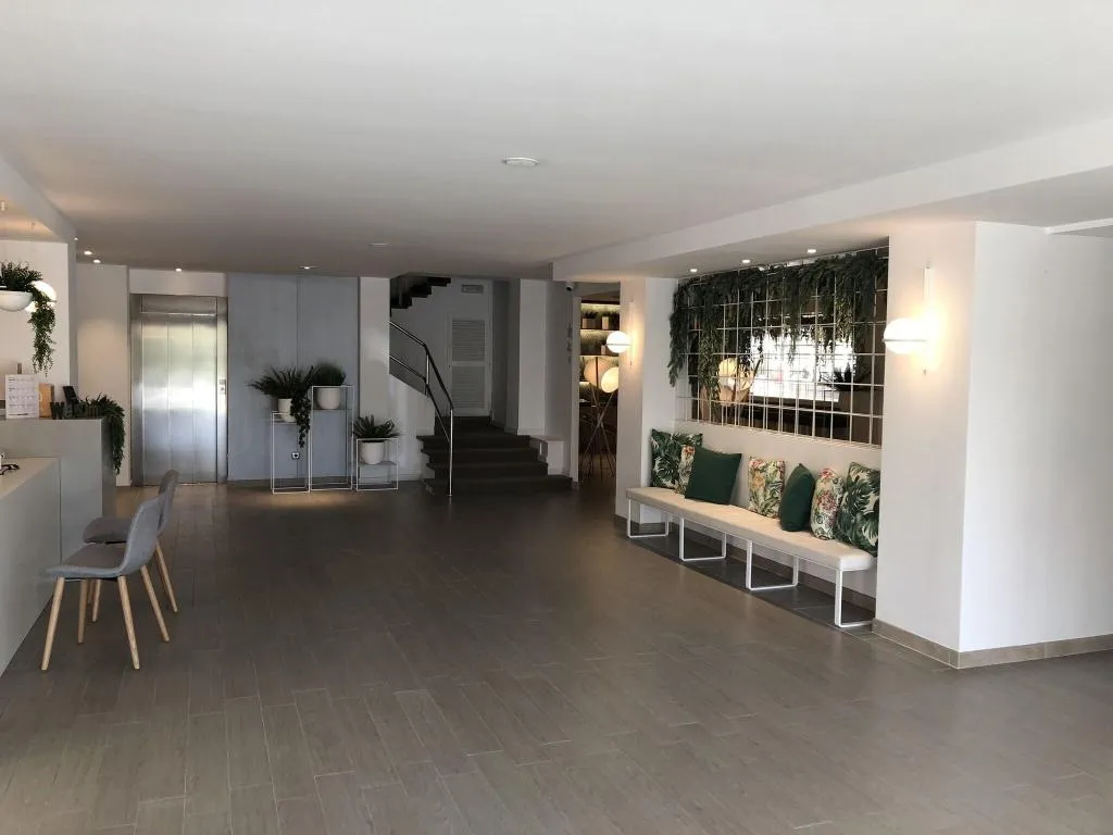 Lobby, BQ Maria Dolores, Majorca