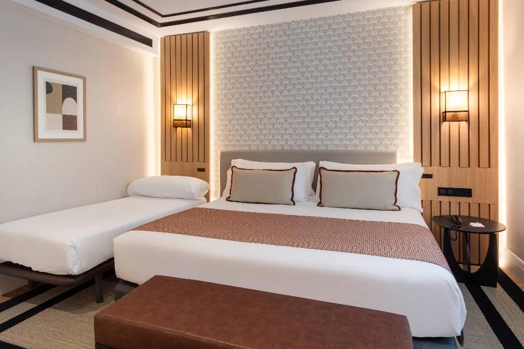 TRIPLE SUPERIOR CITY VIEW Room, Catalonia Plaza España Hotel & Spa, Madrid