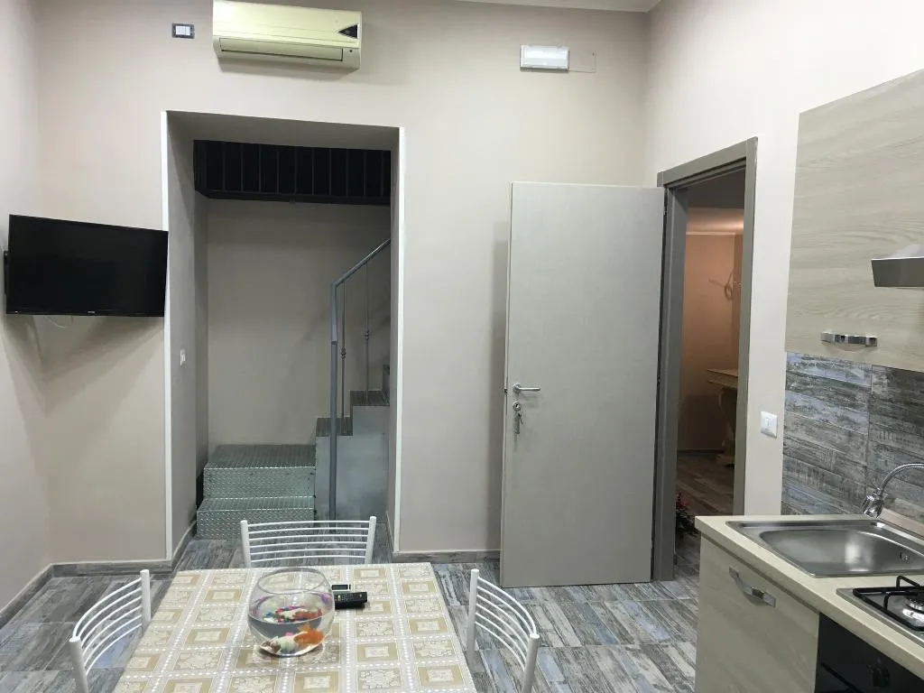 APARTMENT CAPACITY 5 Room, B&B Chez Moi, Naples