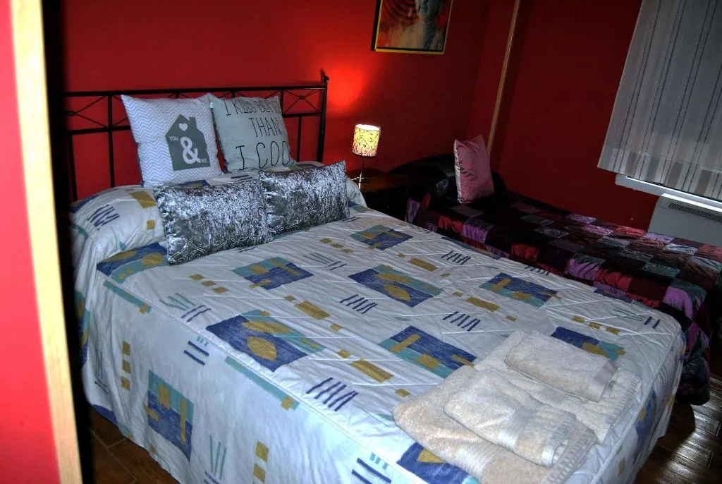 Room, Apartahotel Collarubio, Madrid