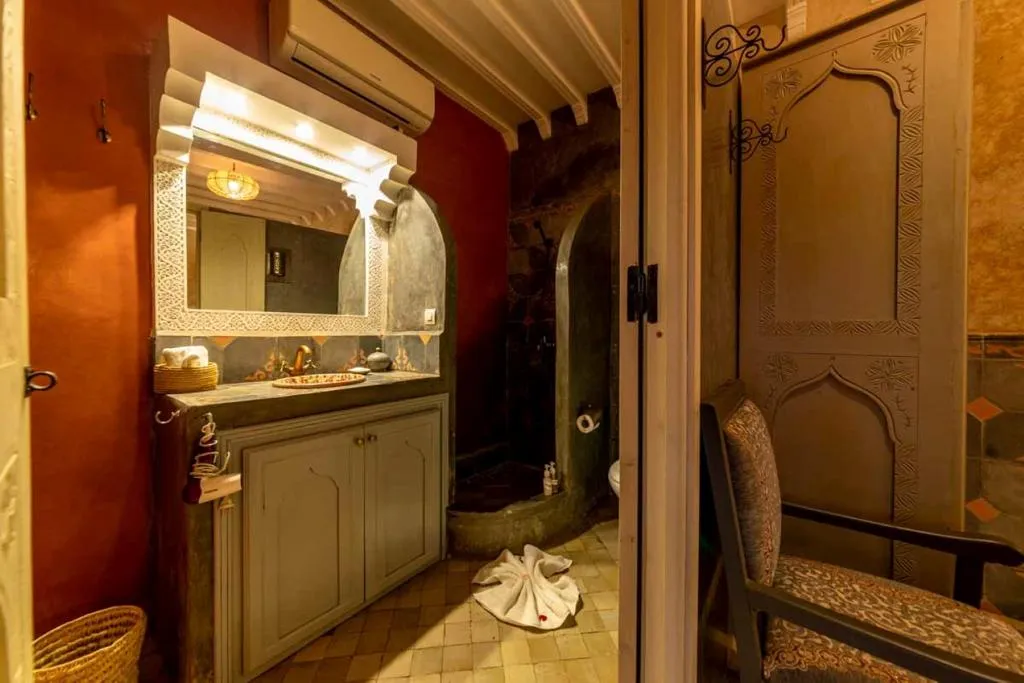 DOUBLE DELUXE ONE BED Room, Riad 7 Saints, Marrakech
