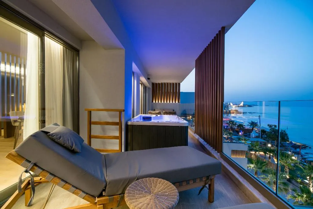 SUITE WITH JACUZZI Room, AKASHA Beach Hotel and Spa, Crete