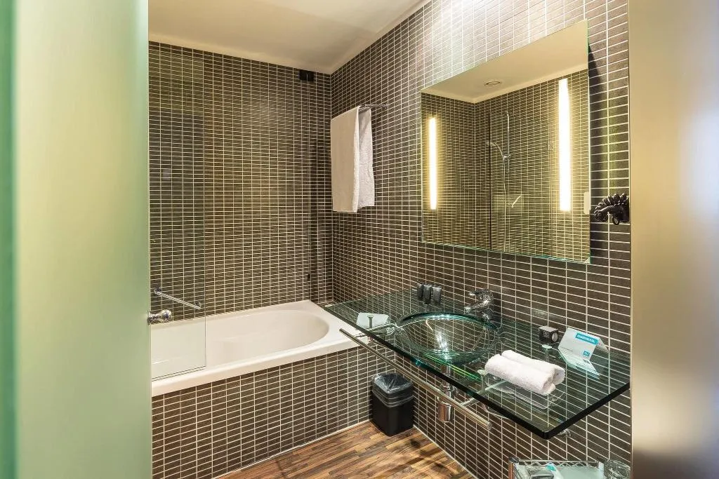 DOUBLE KING SIZE BED Room, AC Padova, Venice
