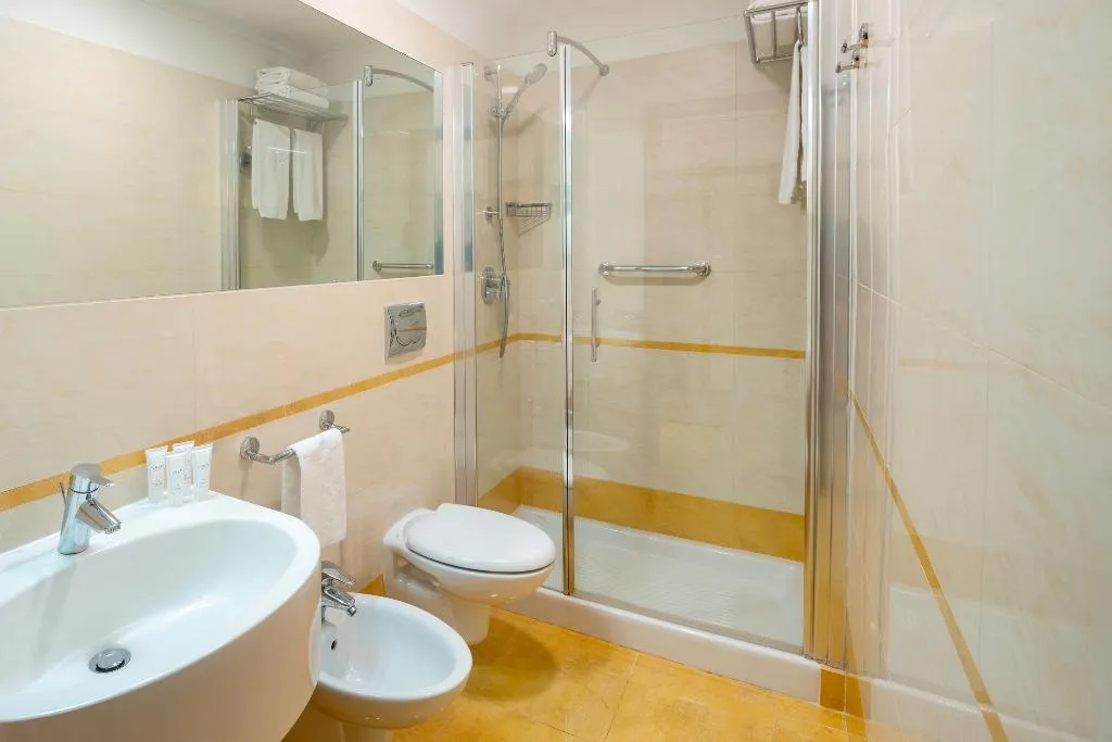 DOUBLE SUPERIOR Room, UNA HOTELS Galles Milano, Milan