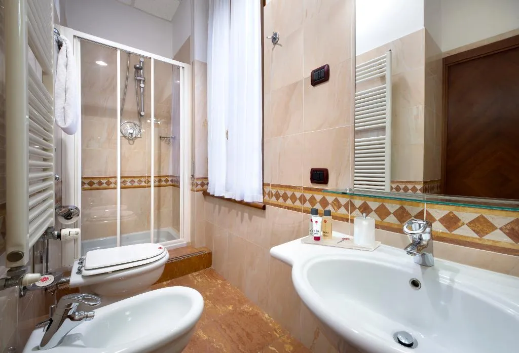 TRIPLE STANDARD Room, Lancaster Hotel, Milan