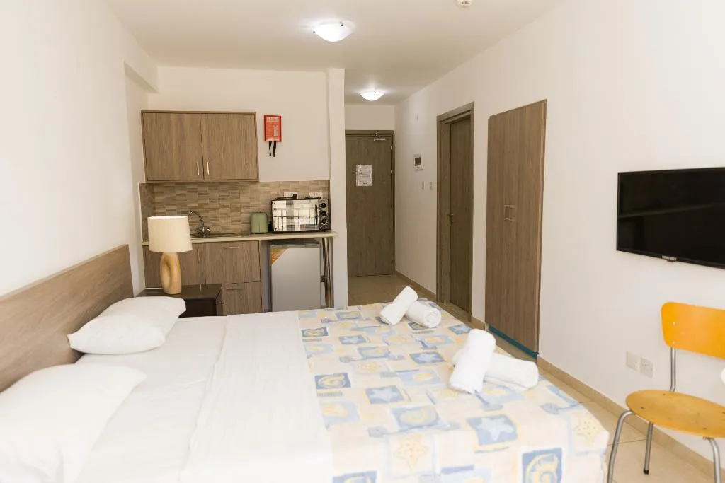 STUDIO STANDARD Room, Alecos Hotel Apts, Cyprus