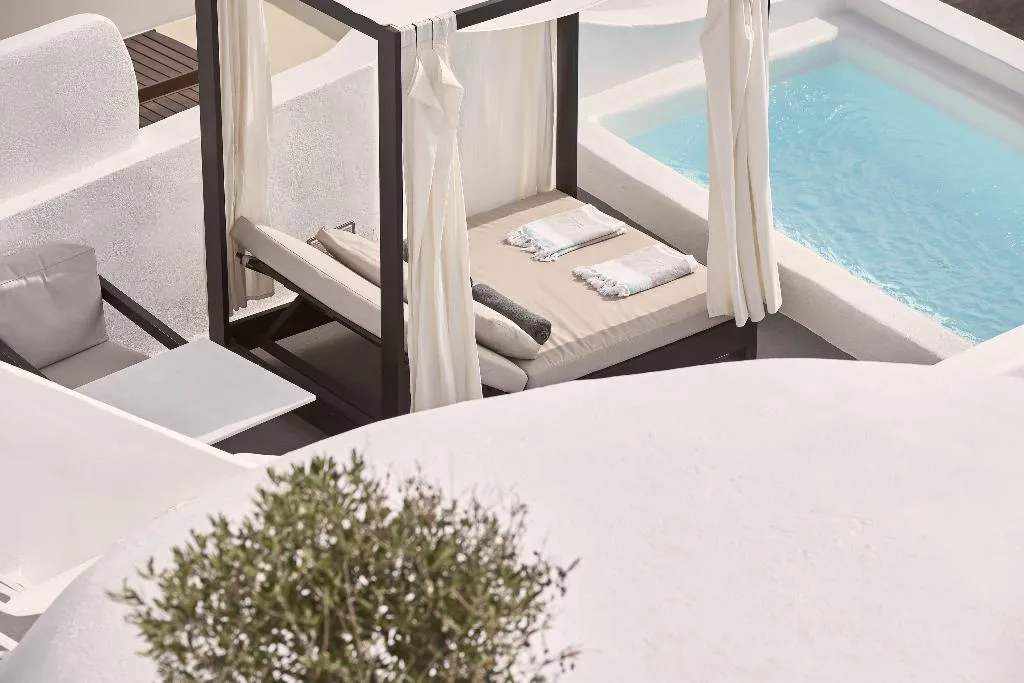 SUITE DELUXE WITH PRIVATE POOL Room, Charisma Suites, Santorini