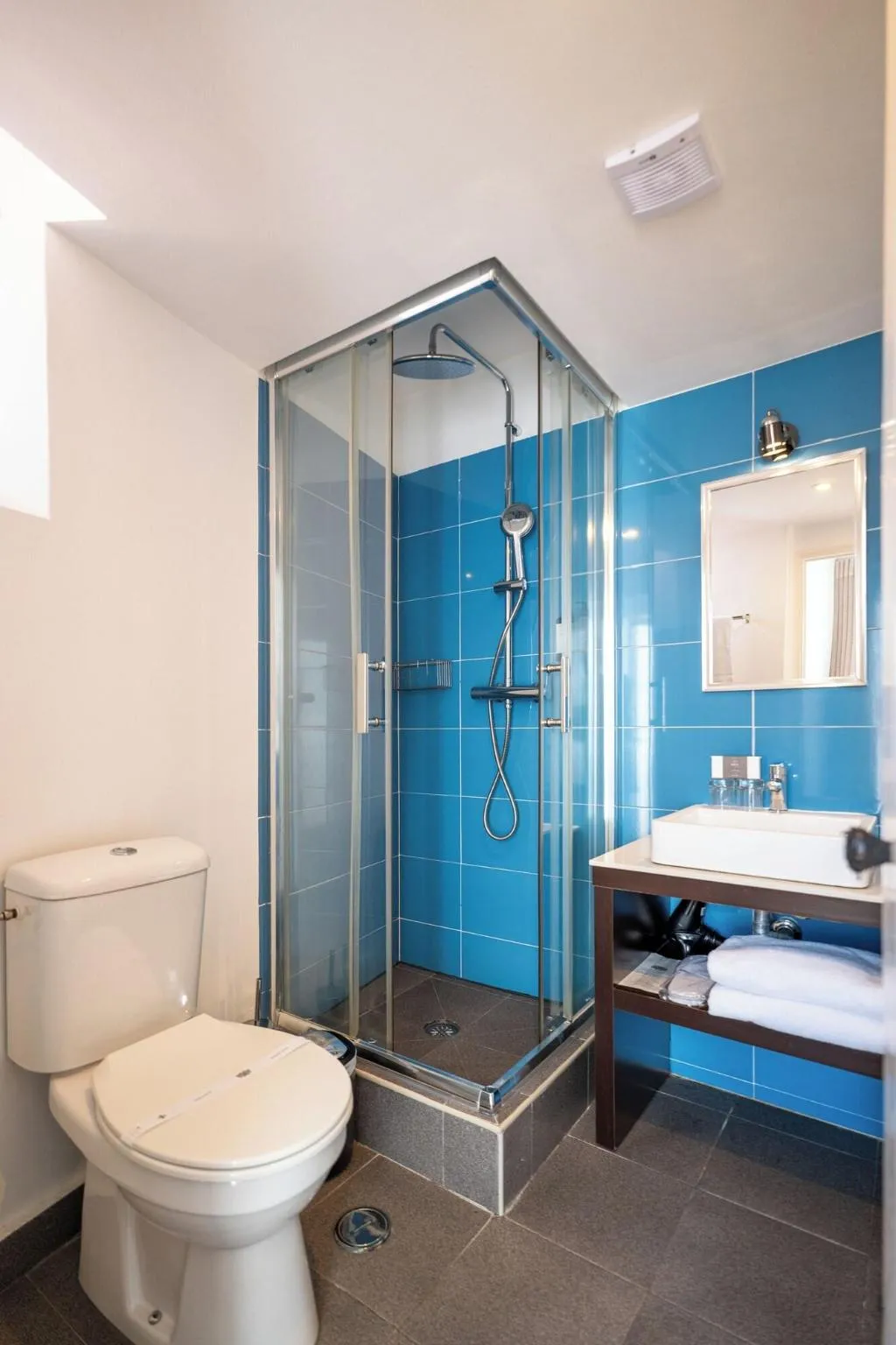 DOUBLE SUPERIOR QUEEN BED Room, Casa Do Jasmim By Shiadu, Lisbon