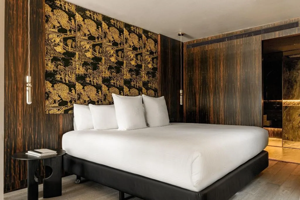 SUITE CITY VIEW KING BED Room, Bagues, Barcelona