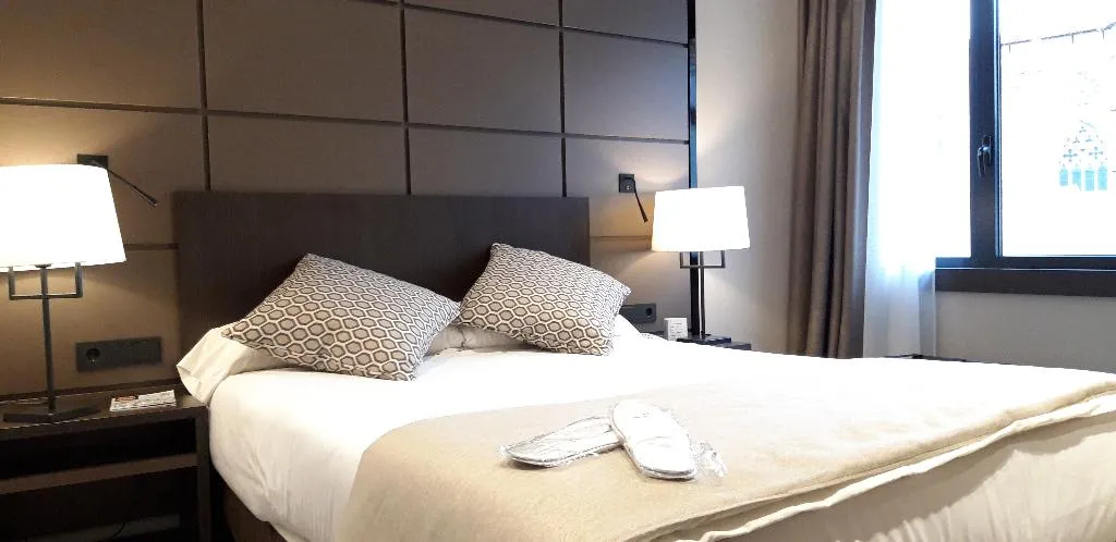 Double or Twin SUPERIOR Room, Palacio de Valderrabanos, Madrid