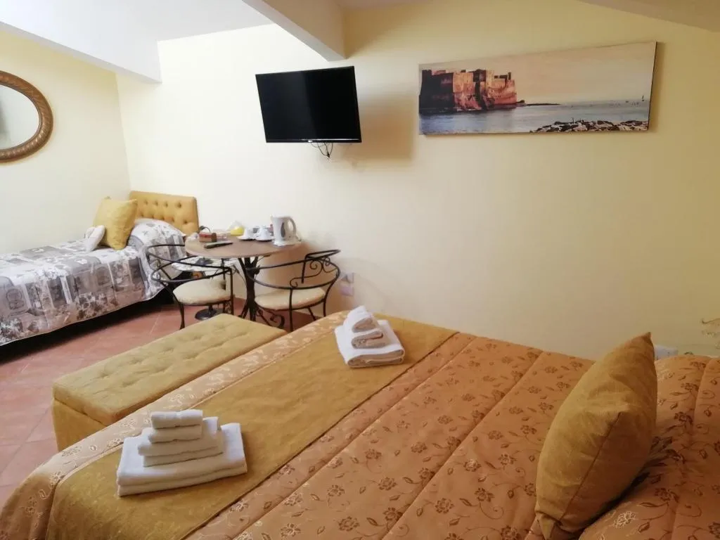 Room, La Gemma, Naples