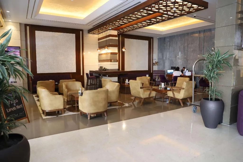 Lobby, Golden Tulip Media Hotel, Dubai