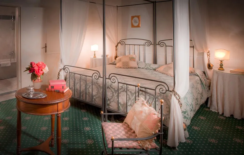 Room, Torre Guelfa Palazzo Acciaiuoli, Florence