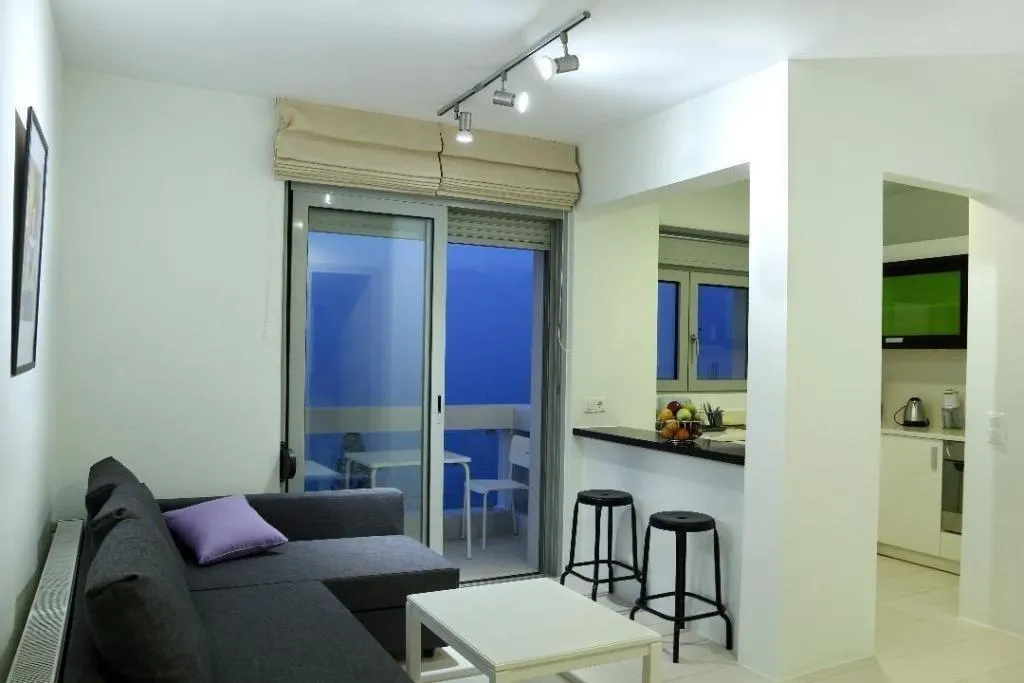 Room, Vivian Art Apartments, Crete