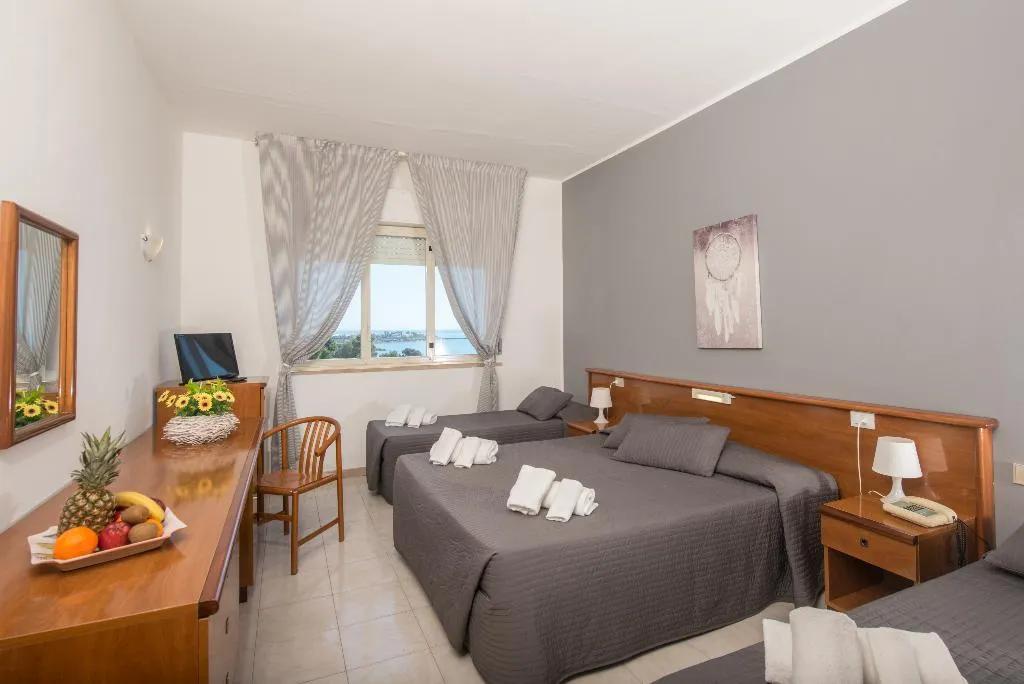 FAMILY ROOM STANDARD Room, Hotel President Sea Palace, Catania