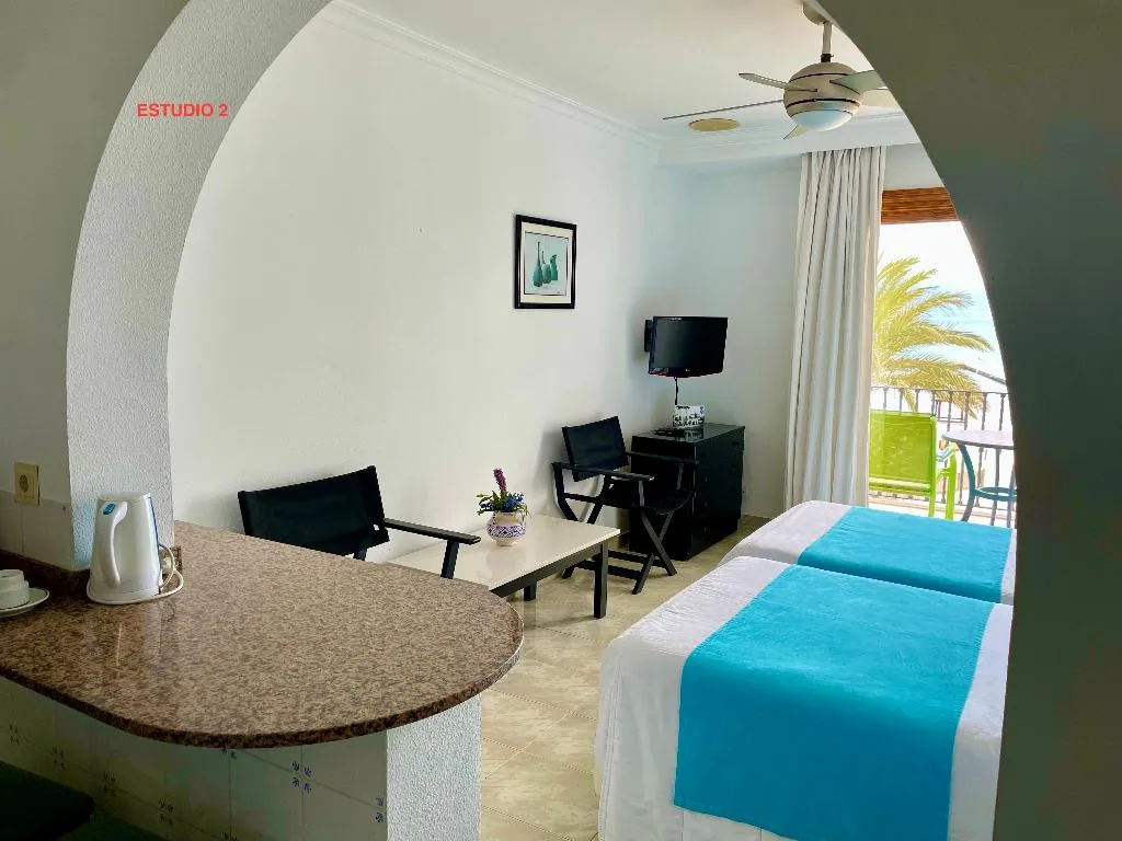 STUDIO OCEAN FRONT WITH BALCONY Room, Torre Playa, Majorca