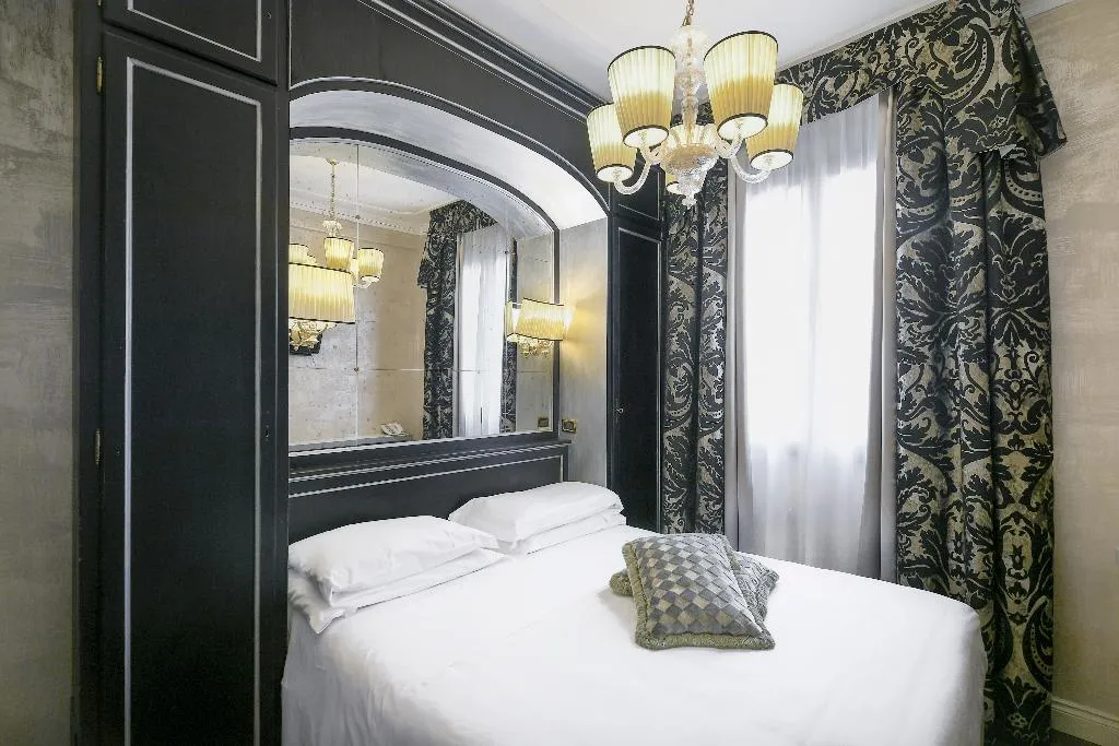 Double or Twin BASIC Room, Campiello Hotel, Venice